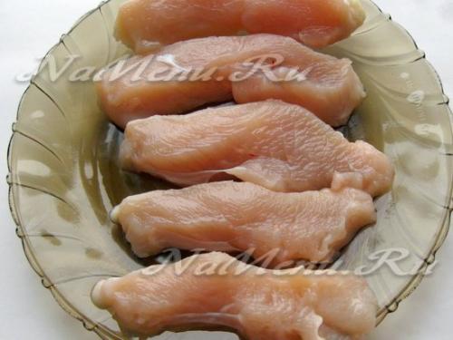 Куриные рулетики с сыром и зеленью на сковороде. Рецепт 2: вкусные куриные рулетики с сыром на сковороде