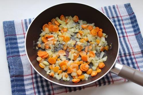 Рассольник с перловкой и солеными огурцами рецепт. Ингредиенты: