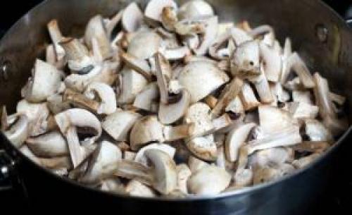 Перловка с мясом и грибами в мультиварке