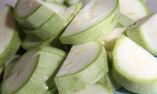 Нежная курица с овощами, запечённая в духовке