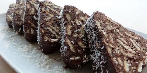 Торт без выпечки из шоколадного печенья. Приготовление шоколадных тортов с печеньем: рецепты с фото