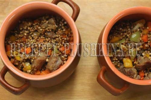 Гречка в горшочке с мясом и сметаной. Вкусная рассыпчатая гречка с мясом в горшочках