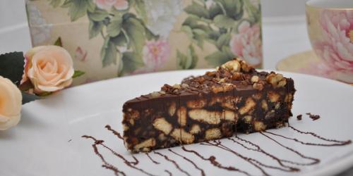 Торт без выпечки из шоколадного печенья. Приготовление шоколадных тортов с печеньем: рецепты с фото