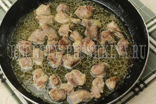 Гречка в горшочке с мясом и сметаной. Вкусная рассыпчатая гречка с мясом в горшочках