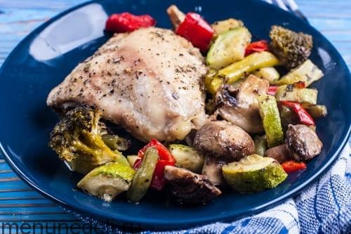 Как приготовить куриную грудку с овощами диетическую. Как приготовить диетическую курицу с овощами в духовке