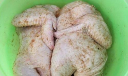 Нежная курица с овощами, запечённая в духовке