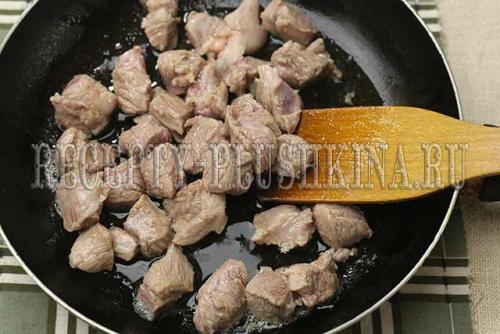 Гречка в горшочке с мясом и сметаной. Вкусная рассыпчатая гречка с мясом в горшочках