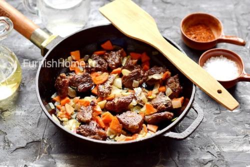 Гречка с мясом и сыром в горшочке. Гречка с мясом в горшочке