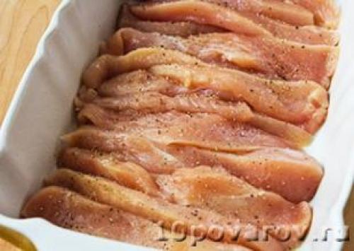 Куриное филе в духовке со сметаной. Куриное филе запеченное в сметане