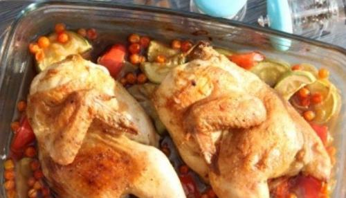 Нежная курица с овощами, запечённая в духовке