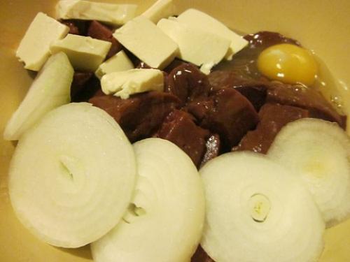 Печеночный торт с плавленым сыром. Печеночный торт с плавленным сыром. Необычный рецепт закуски для праздничного стола