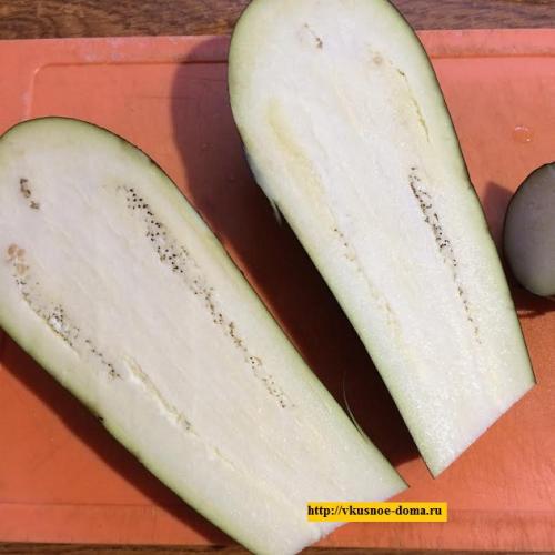 Лодочки из баклажанов с курицей и грибами. Фаршированные баклажаны курицей и грибами, запеченные в духовке с сырной корочкой