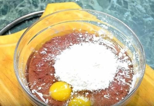 Закусочный печеночный торт. Праздничный печеночный торт из куриной печени с орехами