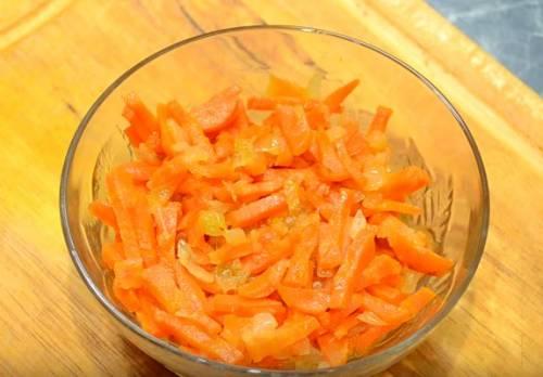 Закусочный печеночный торт. Праздничный печеночный торт из куриной печени с орехами