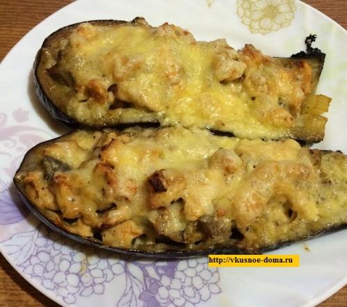 Лодочки из баклажанов с курицей и грибами. Фаршированные баклажаны курицей и грибами, запеченные в духовке с сырной корочкой