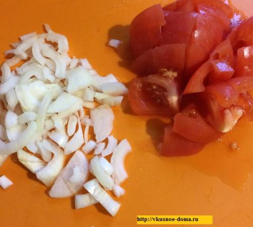 Лодочки из баклажанов с курицей и грибами. Фаршированные баклажаны курицей и грибами, запеченные в духовке с сырной корочкой