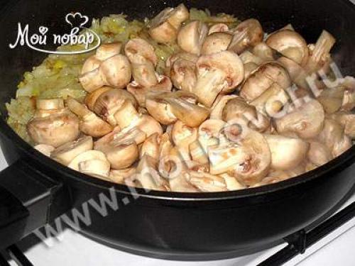 Куриная грудка в сметанном соусе с грибами. Куриная грудка с шампиньонами в сметанном соусе