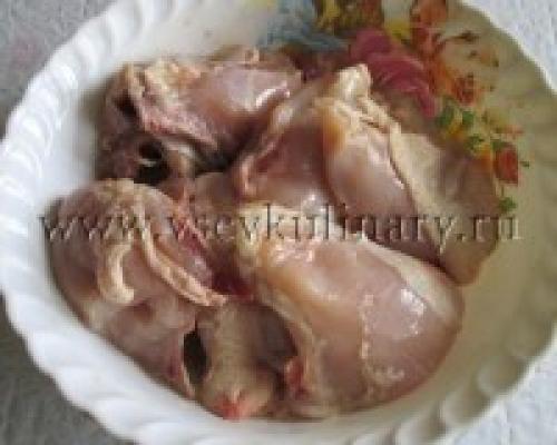 Куриная грудка в чесночно сметанном соусе в мультиварке. Куриная грудка в сметане в мультиварке