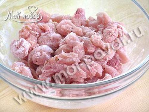 Куриная грудка в сметанном соусе с грибами. Куриная грудка с шампиньонами в сметанном соусе