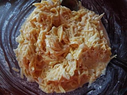 Куриное филе в духовке под картофельной шубой в духовке. Курица, запеченная под тертым картофелем в духовке