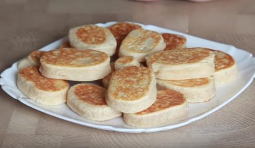 «Быстрое» печенье из творога на сковороде