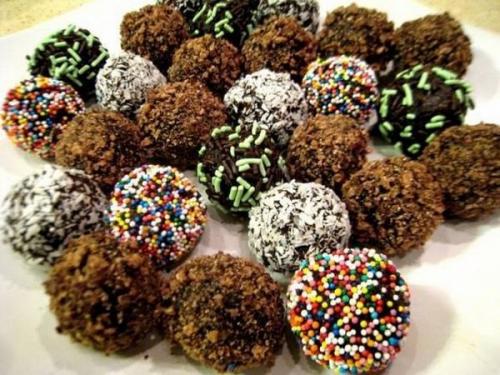 Полезные конфеты в домашних условиях. 5 рецептов полезных домашних конфет для детей