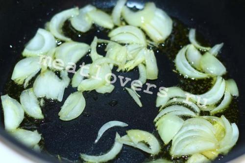 Куриная грудка в сметанном соусе в мультиварке. Куриное филе в сметанном соусе. Самое простое блюдо.