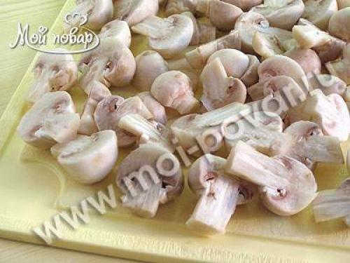 Куриная грудка в сметанном соусе с грибами. Куриная грудка с шампиньонами в сметанном соусе