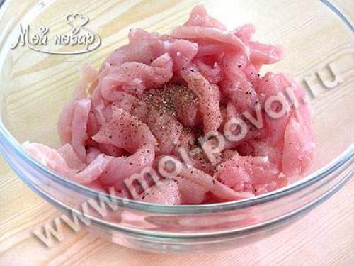 Куриная грудка в сметанном соусе с грибами. Куриная грудка с шампиньонами в сметанном соусе