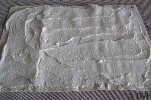 Рулет из лаваша с вишней. Творожно-вишневый рулет из лаваша