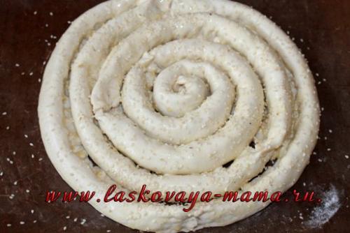 Пирог-улитка из слоеного теста. Пирог «Улитка» с мясной начинкой