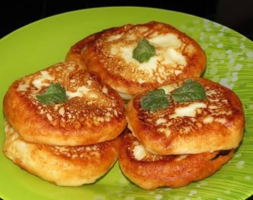 Рецепт творожных сырников. Рецепт вкусных сырников из творога с манкой