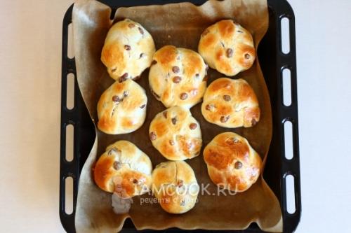 Сдобные булочки с изюмом. Булочки с изюмом из дрожжевого теста