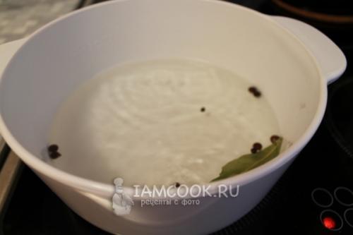 Засолка помидоров в ведре. Помидоры соленые в ведре на зиму