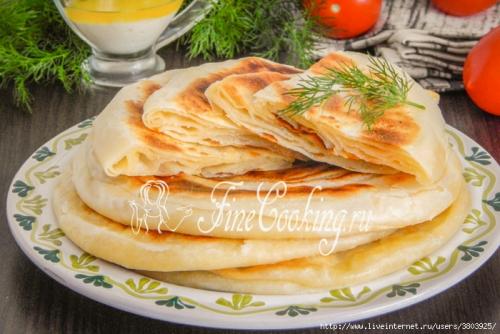 Как приготовить слоеные узбекские лепешки на сковороде.