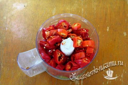 Соус из горького перца и сахара. Настоящая аджика из горького перца по-грузински без варки