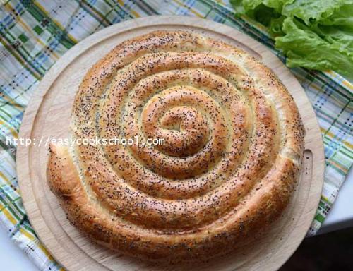 Пирог-улитка из слоеного теста. Слоеный пирог с курицей в виде улитки