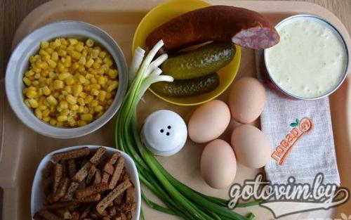 Салат иришка с сухариками кукурузой и ветчиной рецепт. Салат "Иришка" с сухариками