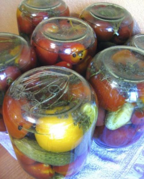 Маринование помидоров на зиму в банках рецепты Пальчики оближешь. Помидоры с огурцами на зиму — рецепт пальчики оближешь