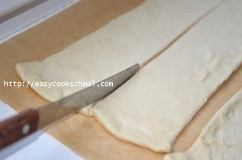 Пирог-улитка из слоеного теста. Слоеный пирог с курицей в виде улитки