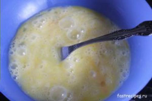 Заливной пирог с яйцом и рисом в духовке. Заливной пирог с рисом, яйцом и зеленью.