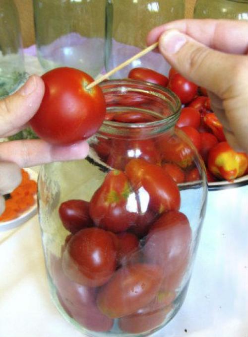 Маринование помидоров на зиму в банках рецепты Пальчики оближешь. Помидоры с огурцами на зиму — рецепт пальчики оближешь
