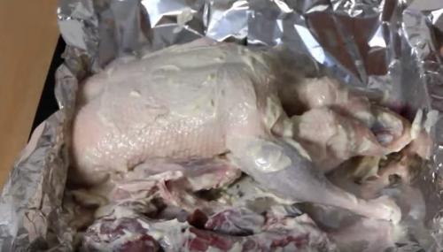 Утка фаршированная яблоками. Утка в яблоках с апельсинами, запеченная в фольге