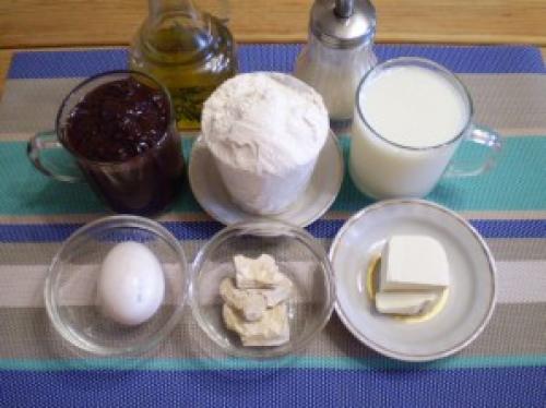 Сдобные булочки с вареньем. Булочки с вареньем