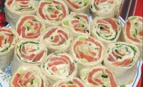 Лаваш с сыром альметте. Рулетики из лаваша с красной рыбой (семгой) и сливочным сыром