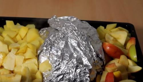 Утка фаршированная яблоками. Утка в яблоках с апельсинами, запеченная в фольге