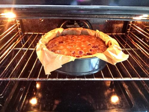 Пирог заливной с ягодами. Скоростной рецепт заливного пирога с ягодами