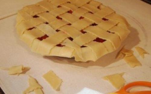 Песочный пирог с вишней. Пирог с вишней из песочного теста