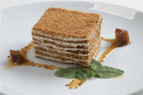 Шифоновый Медовик на сковороде. Медовый шифоновый торт – легкий и воздушный торт