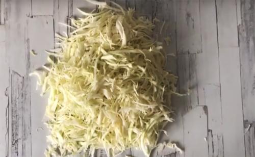 Пирог заливной с капустой. Пошаговый рецепт капустного заливного пирога на кефире и майонезе